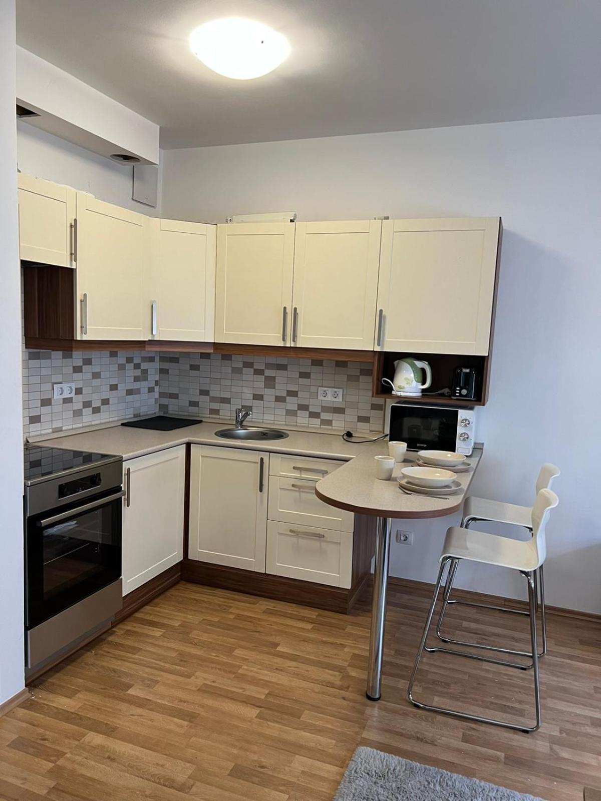 Lux Cordia With Free Parking Apartment